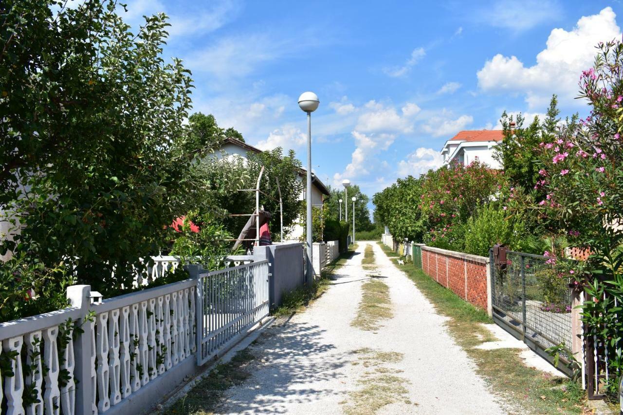 Apartman Nin-Dodo Esterno foto
